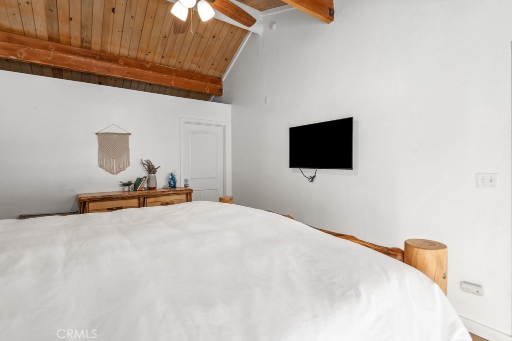 43121 Grizzly Road Property Photo 14