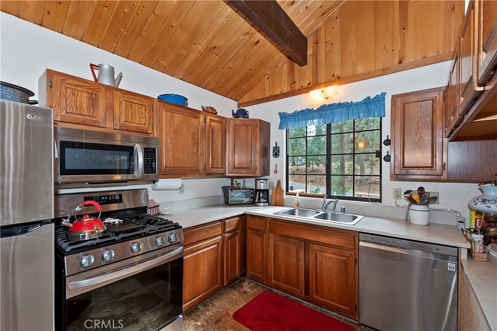 31738 Christmas Tree Lane Property Photo 6