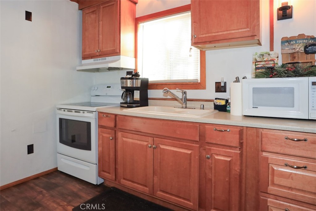 631 Los Angeles Avenue Property Photo 12