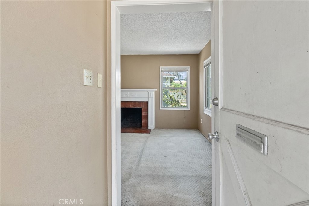 847 W 25th Street Property Photo 5