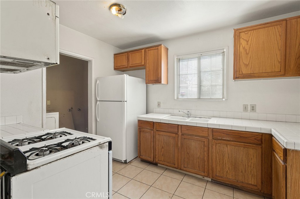 847 W 25th Street Property Photo 8