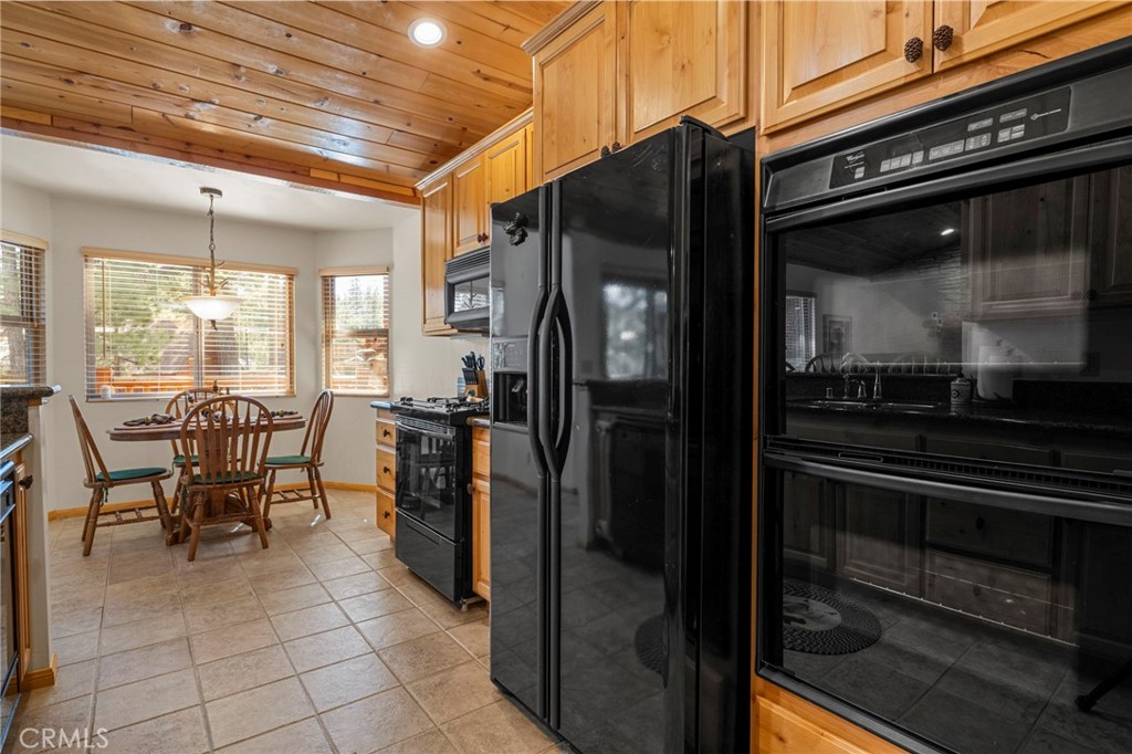 379 Fawntrail Place Property Photo 13