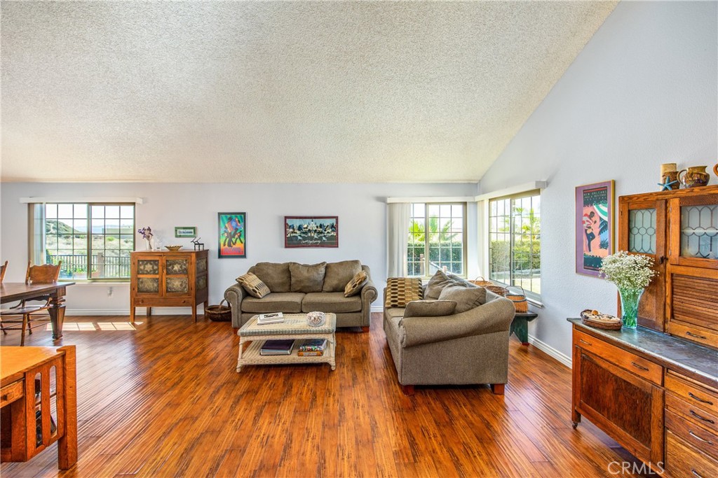 3780 Palm Crest Drive Property Photo 6