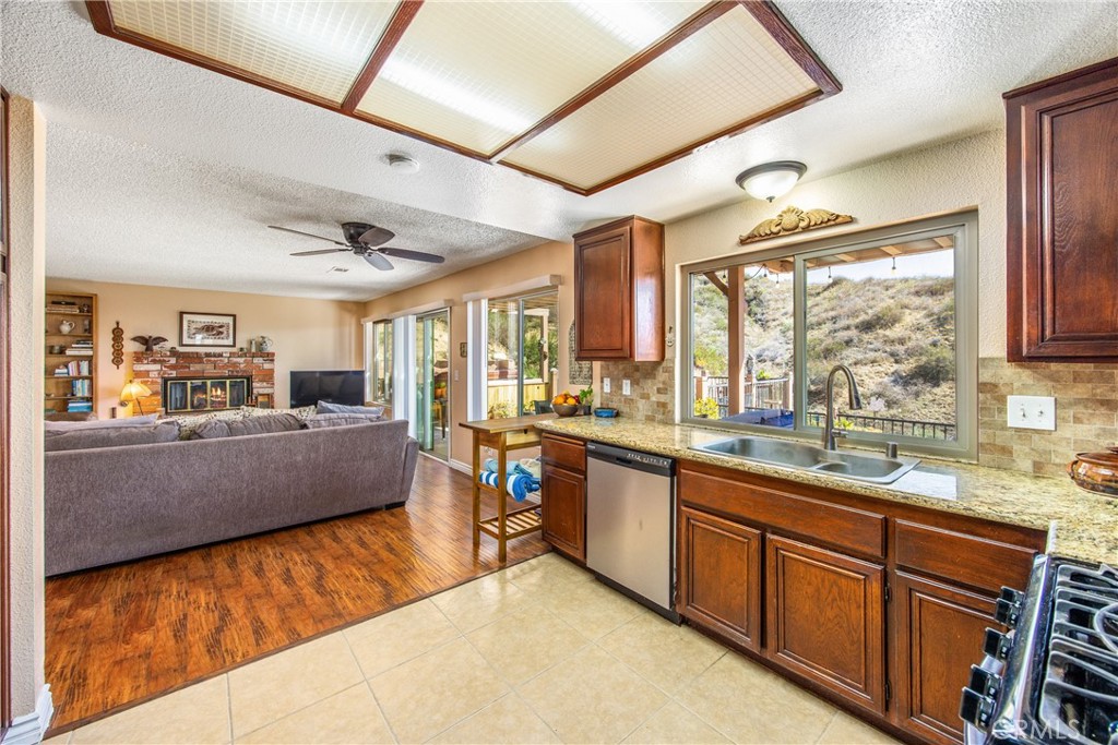 3780 Palm Crest Drive Property Photo 11