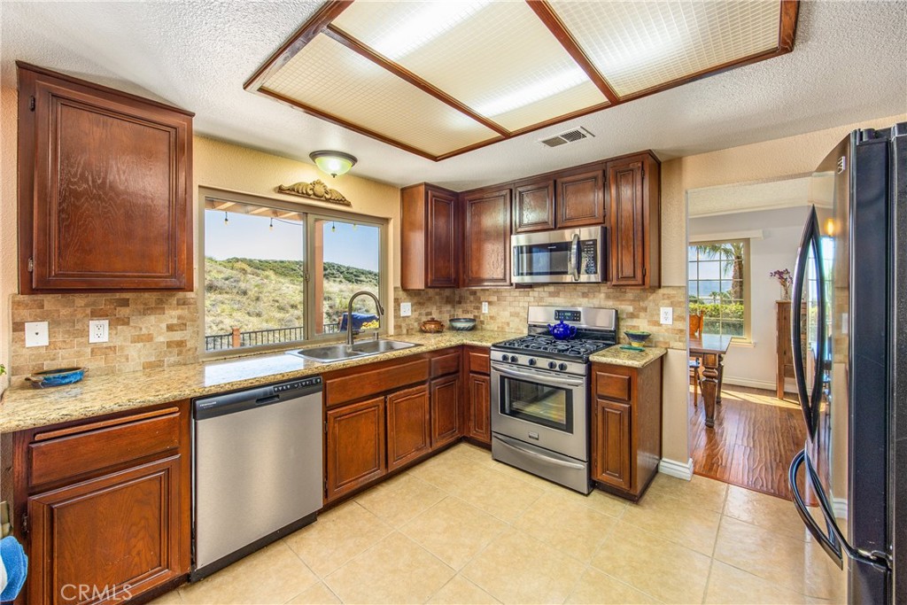 3780 Palm Crest Drive Property Photo 13