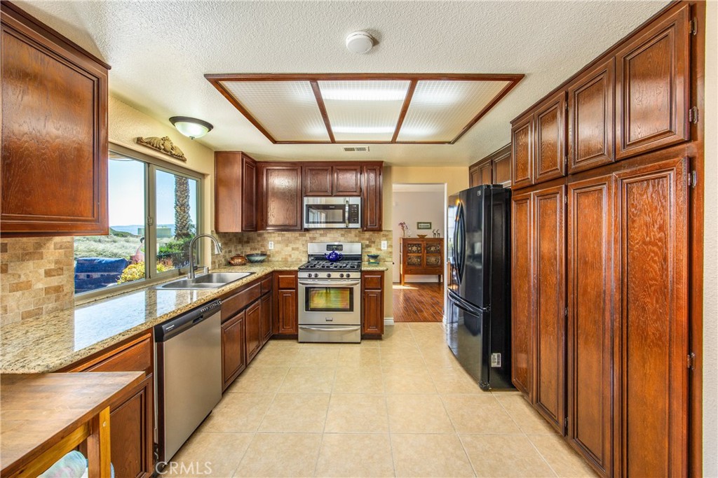 3780 Palm Crest Drive Property Photo 14