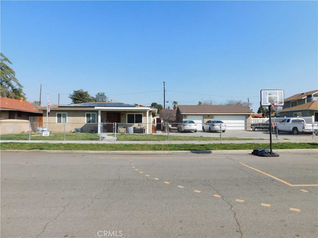 1740 Ohio Street Property Photo 5