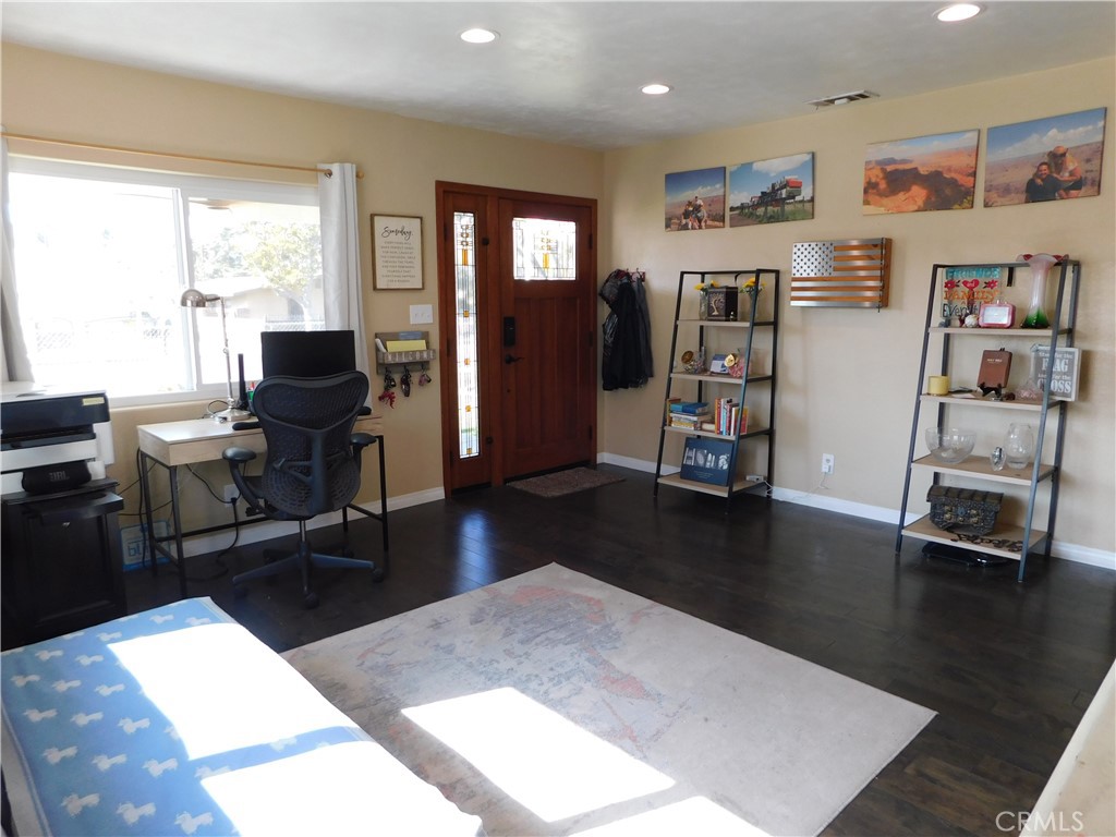 1740 Ohio Street Property Photo 11
