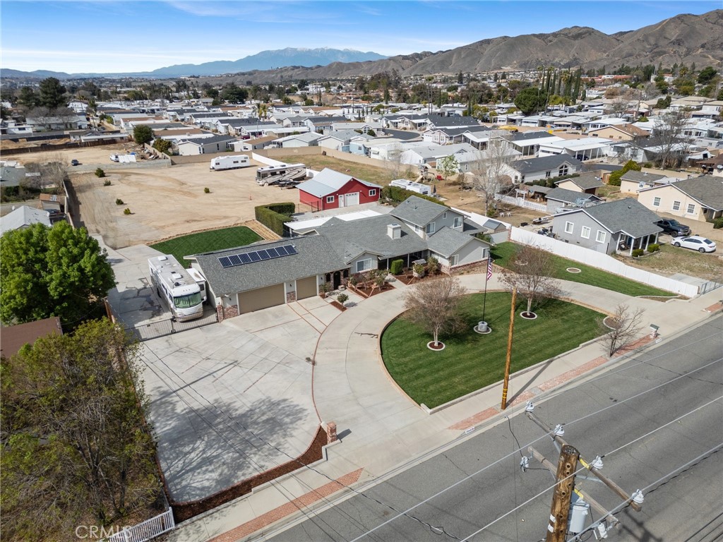12444 3rd Street Property Photo 4