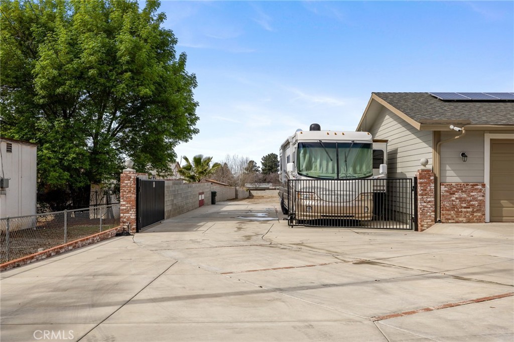 12444 3rd Street Property Photo 6