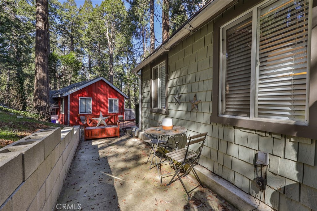 23802 Wildwood Lane Property Photo 3
