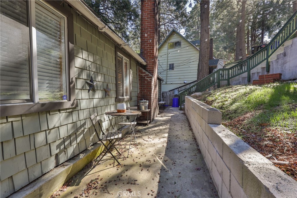 23802 Wildwood Lane Property Photo 4