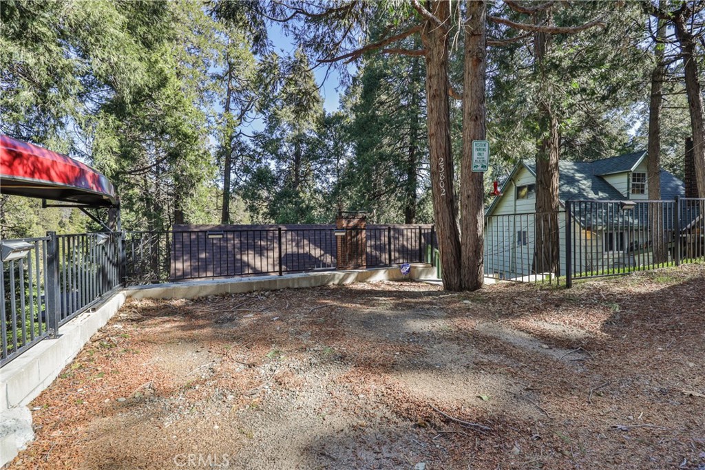 23802 Wildwood Lane Property Photo 5