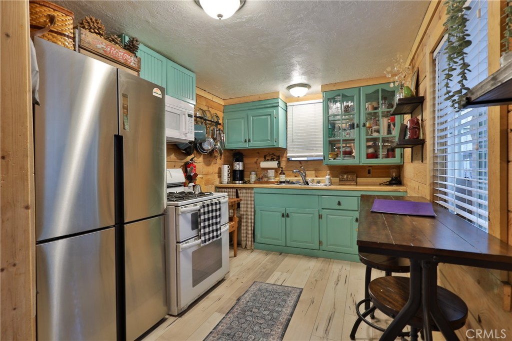 23802 Wildwood Lane Property Photo 18