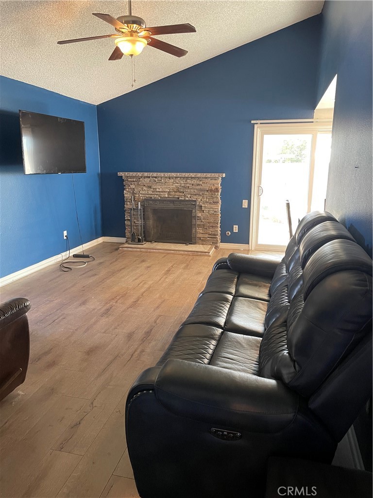 1741 Catalpa Avenue Property Photo 8