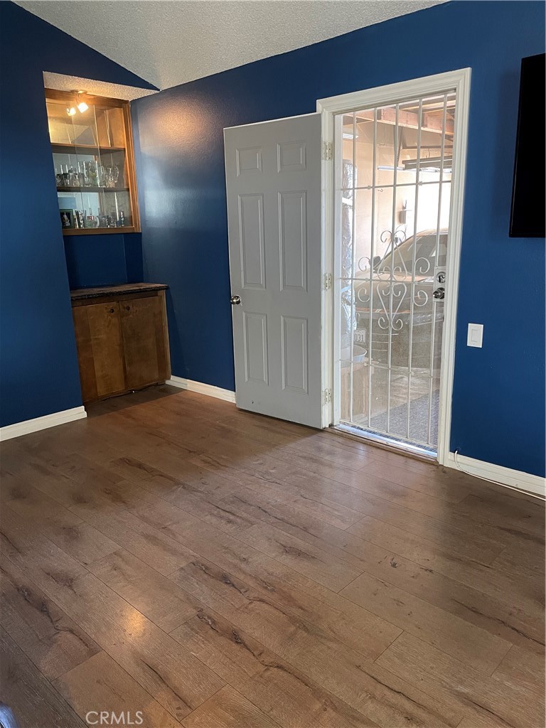 1741 Catalpa Avenue Property Photo 10