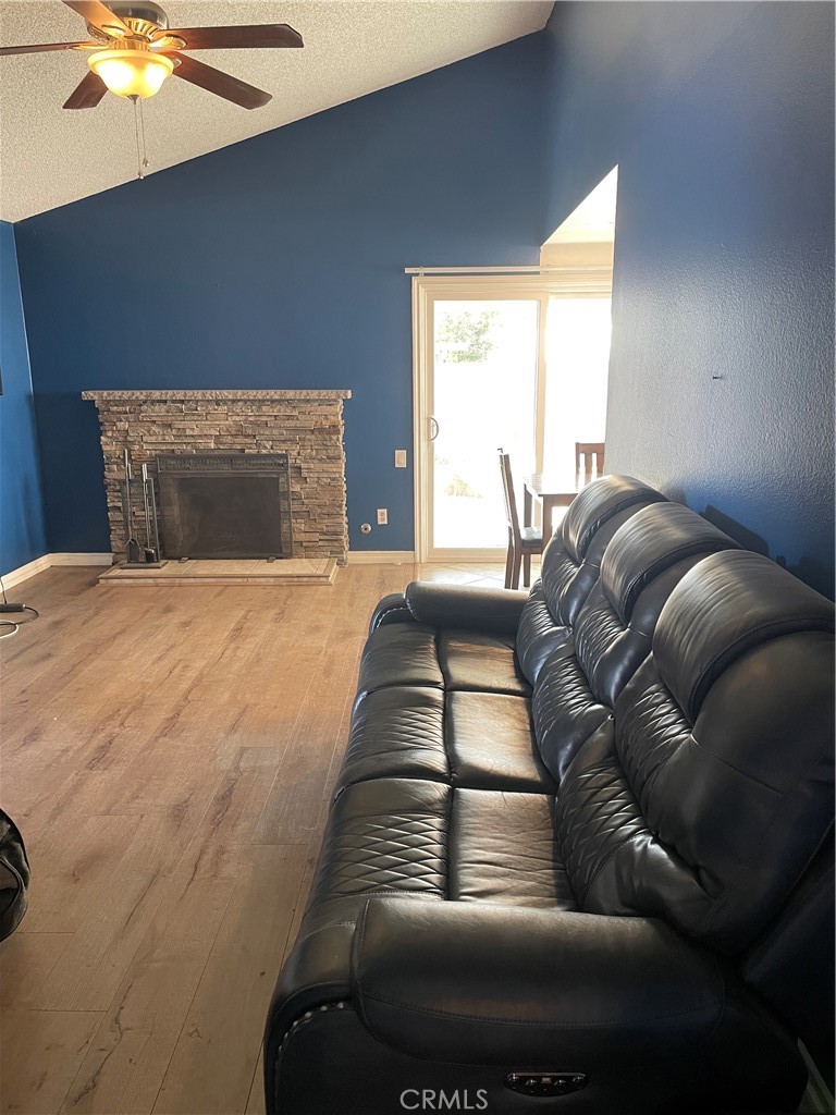 1741 Catalpa Avenue Property Photo 11