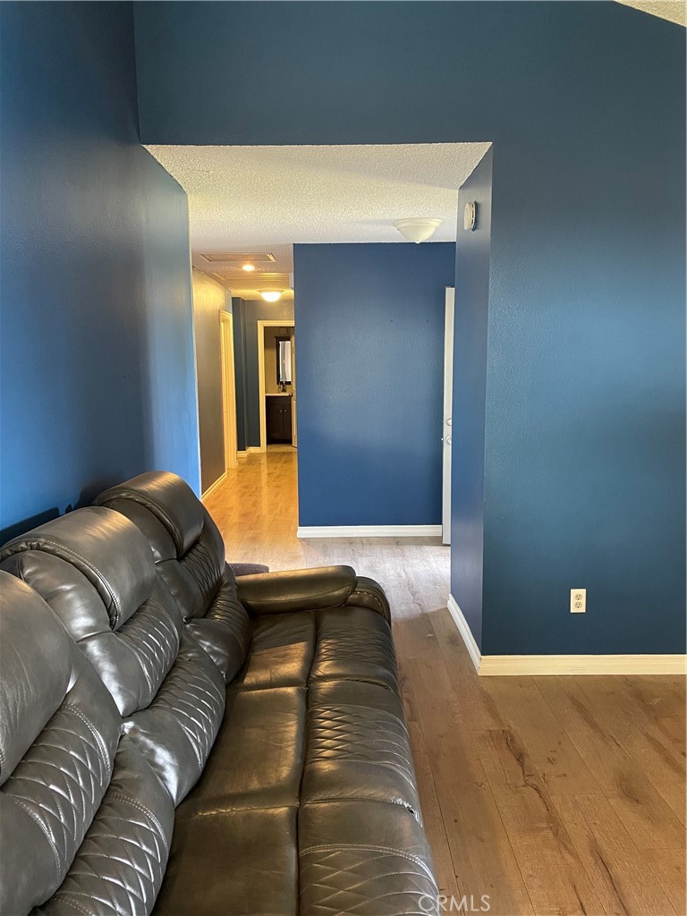 1741 Catalpa Avenue Property Photo 12