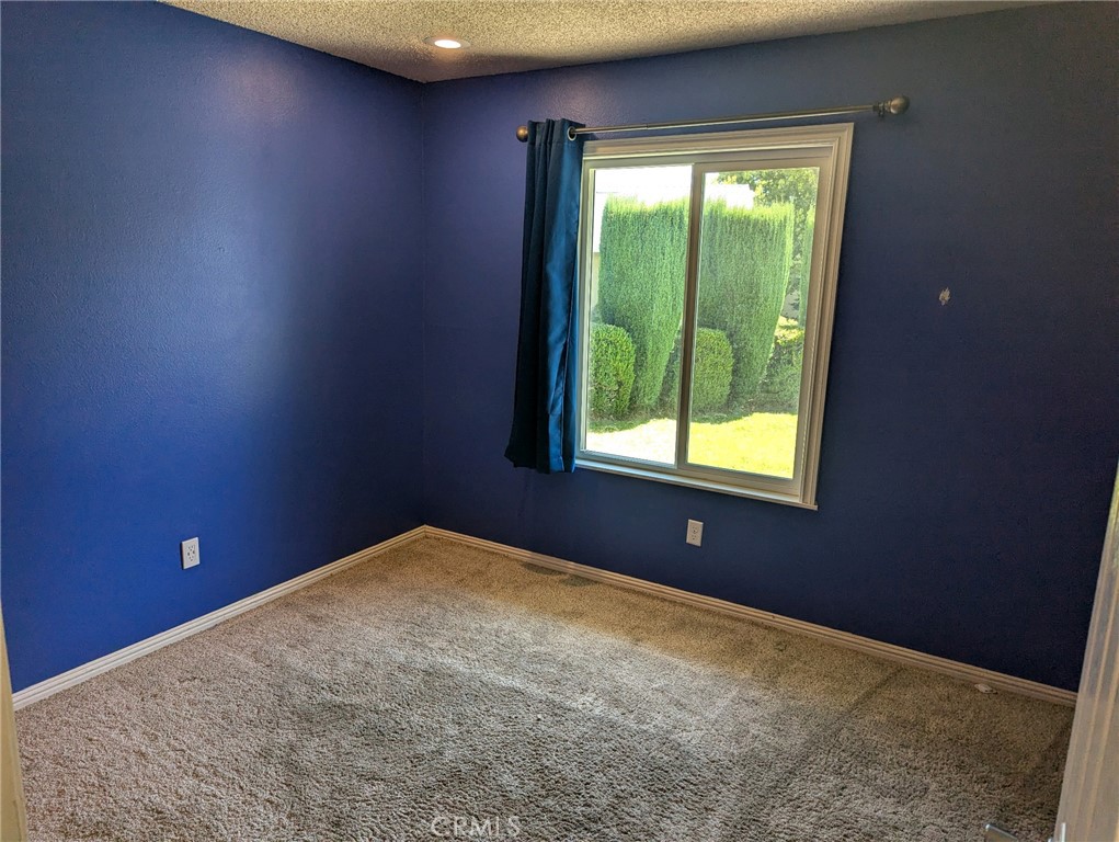 1741 Catalpa Avenue Property Photo 20