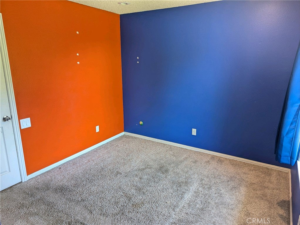1741 Catalpa Avenue Property Photo 23
