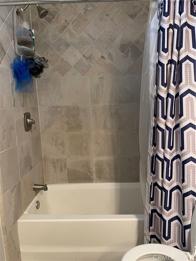 1741 Catalpa Avenue Property Photo 33