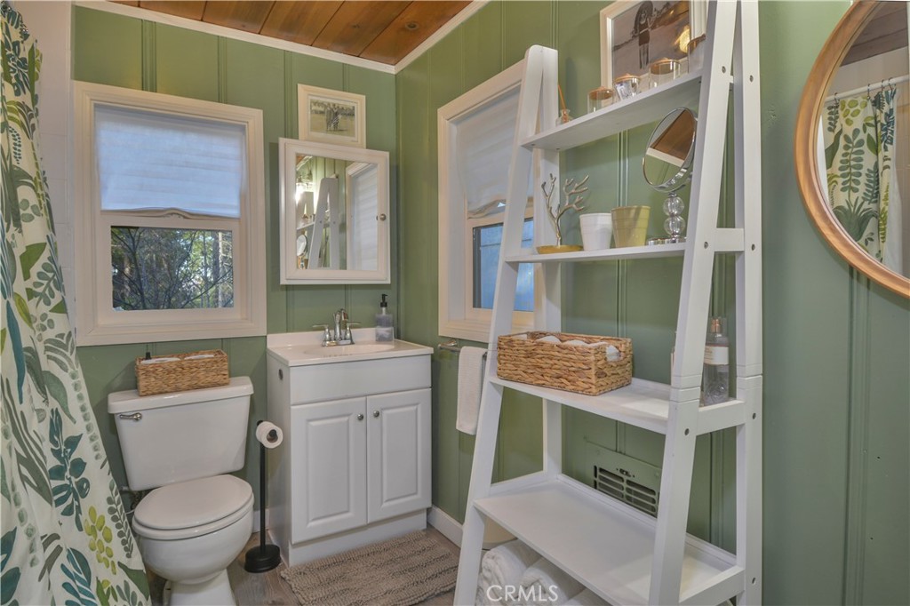 526 Dover Court Property Photo 16