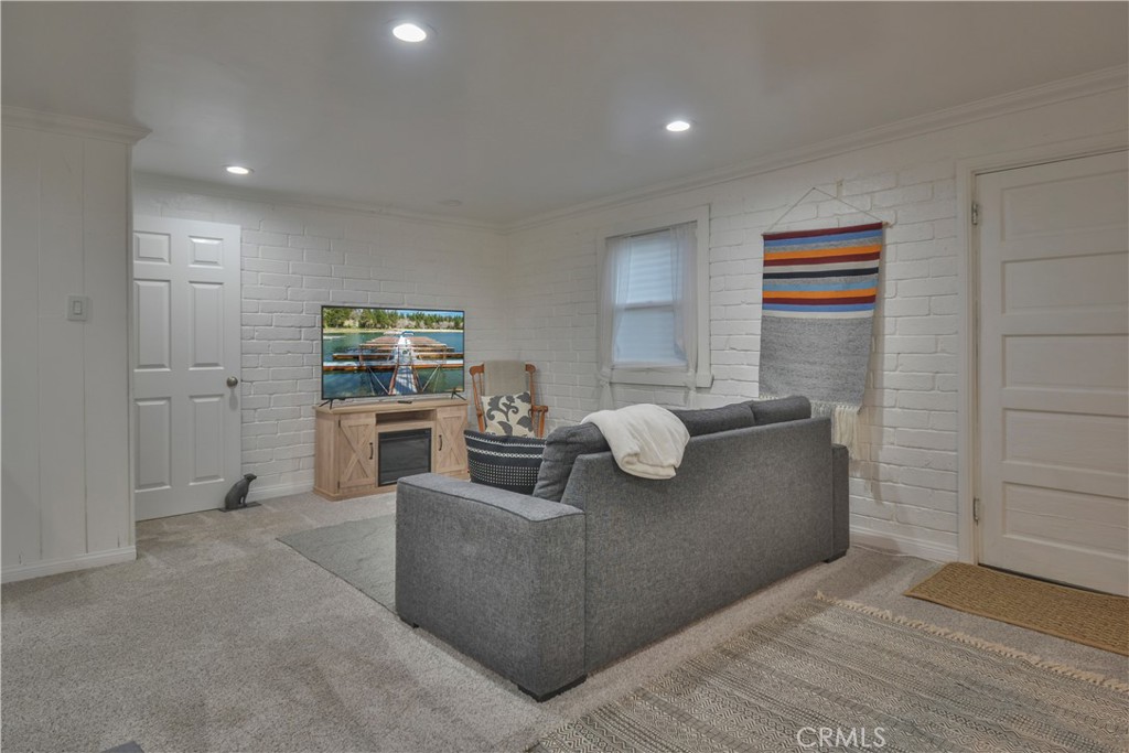 526 Dover Court Property Photo 18