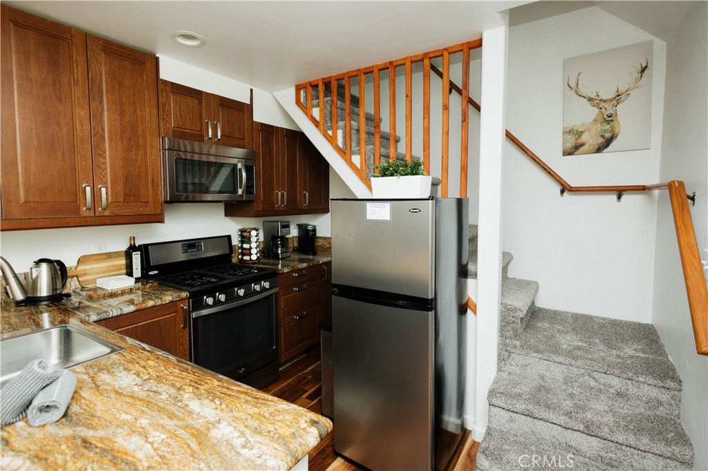 332 Lookout Dr. Property Photo 5