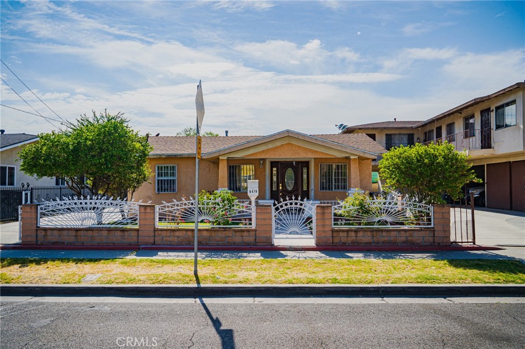 6419 Vinevale Avenue Property Photo