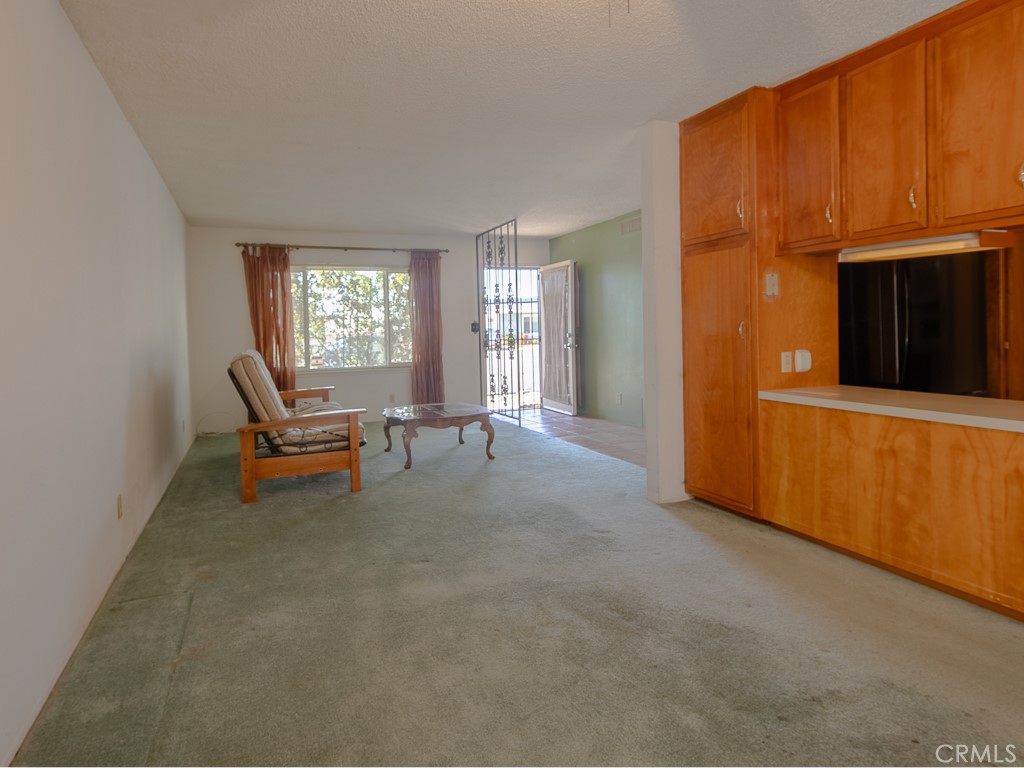 11675 Calvin Street Property Photo 6
