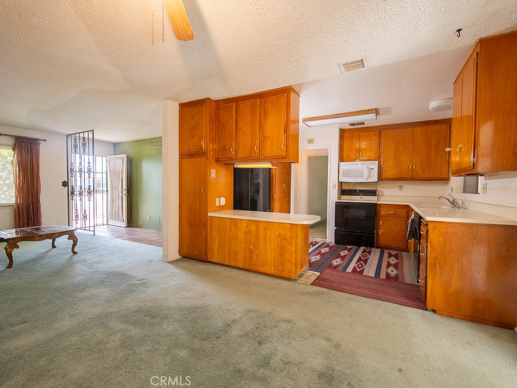 11675 Calvin Street Property Photo 9