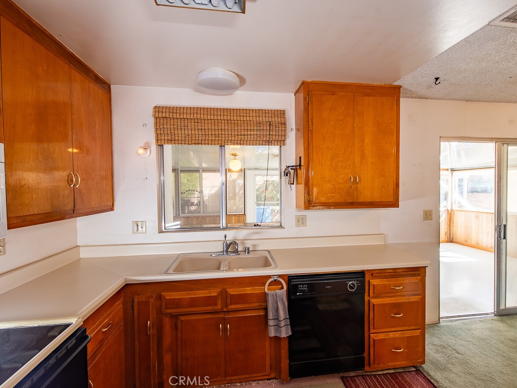 11675 Calvin Street Property Photo 12