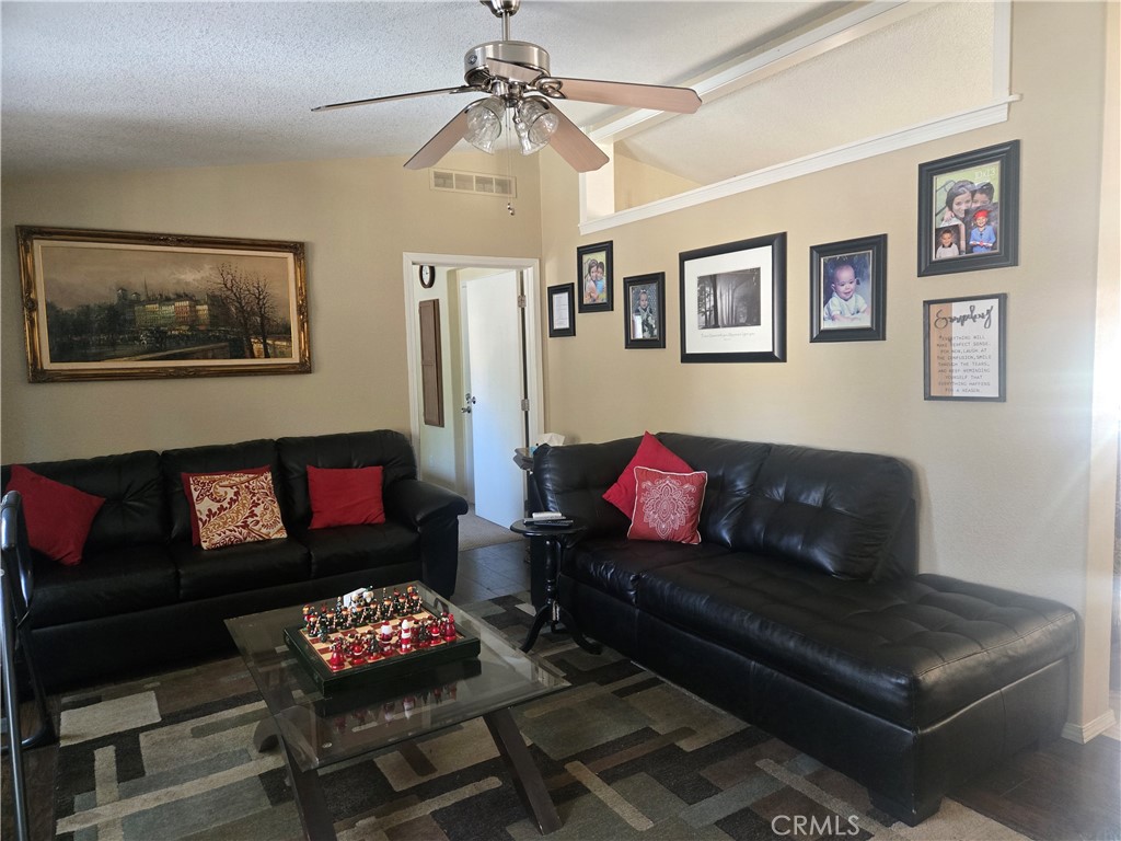 2056 Cedar Pine Lane Property Photo 6