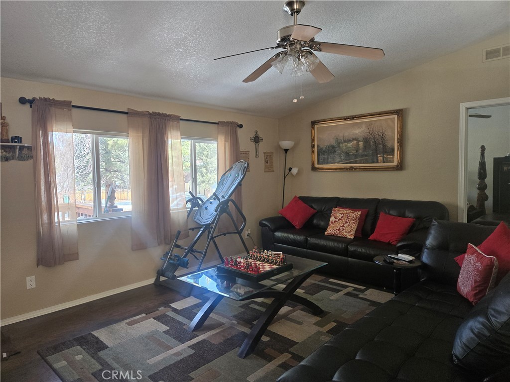 2056 Cedar Pine Lane Property Photo 8