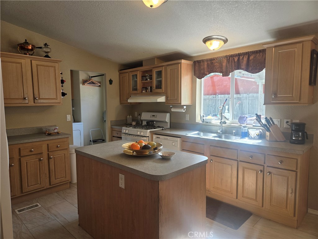 2056 Cedar Pine Lane Property Photo 12