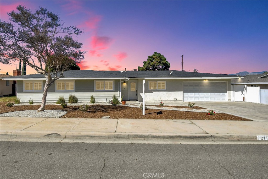 211 Gardenia Avenue Property Photo 1