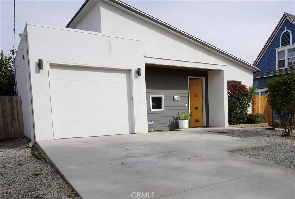 918 Lawton Street Property Photo 2