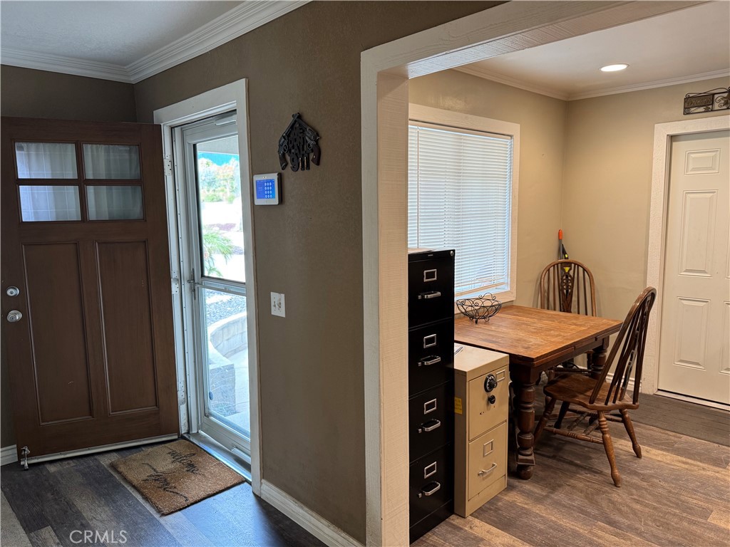 9287 Persimmon Avenue Property Photo 4