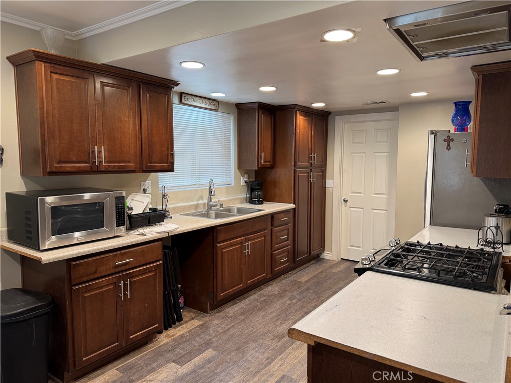 9287 Persimmon Avenue Property Photo 8