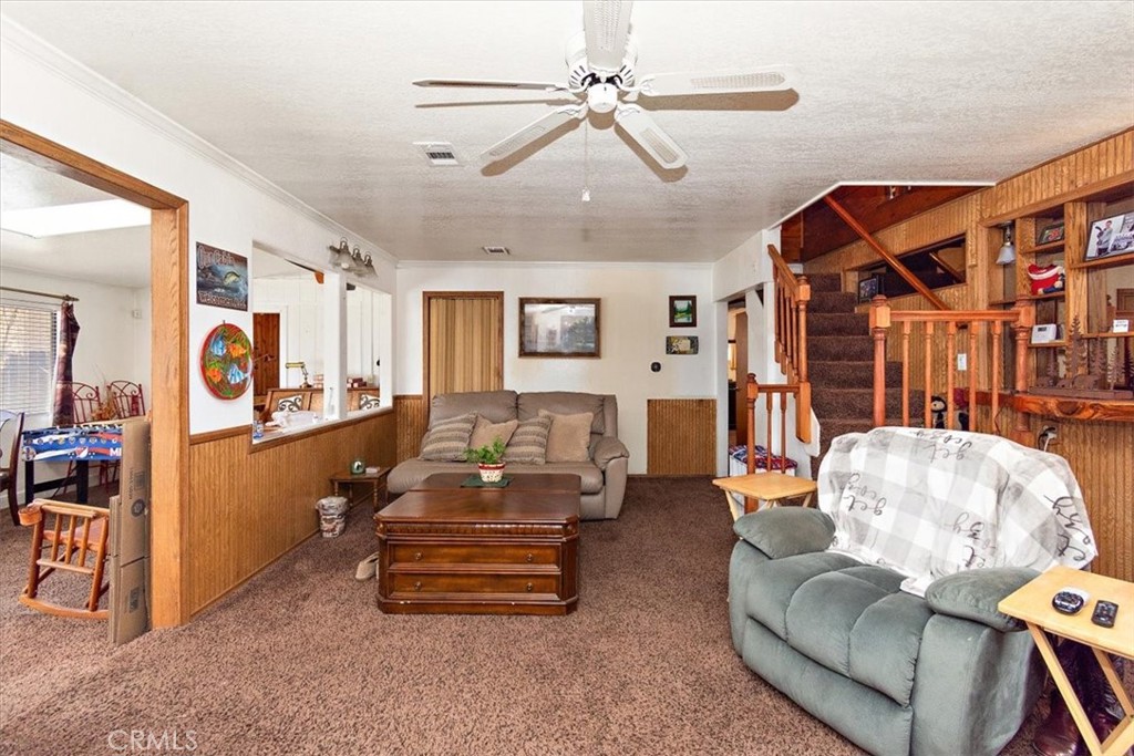 332 W Meadow Lane Property Photo 5