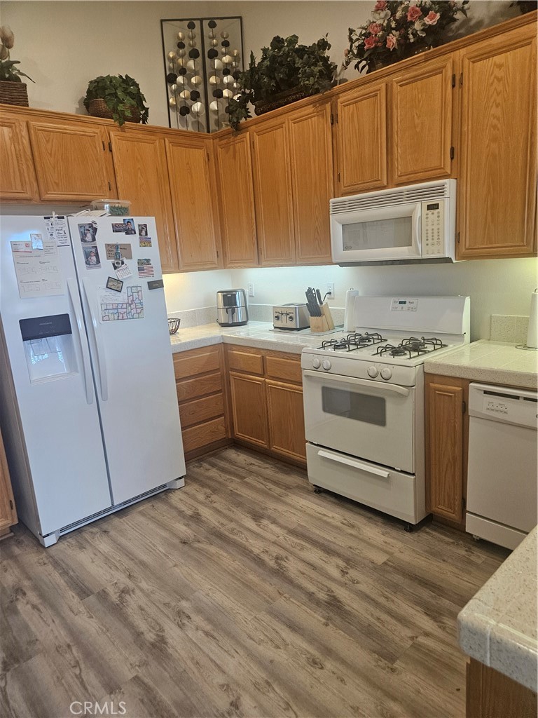 554 Weather Way Property Photo 5