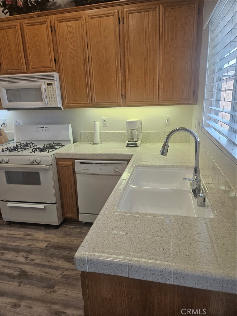 554 Weather Way Property Photo 6