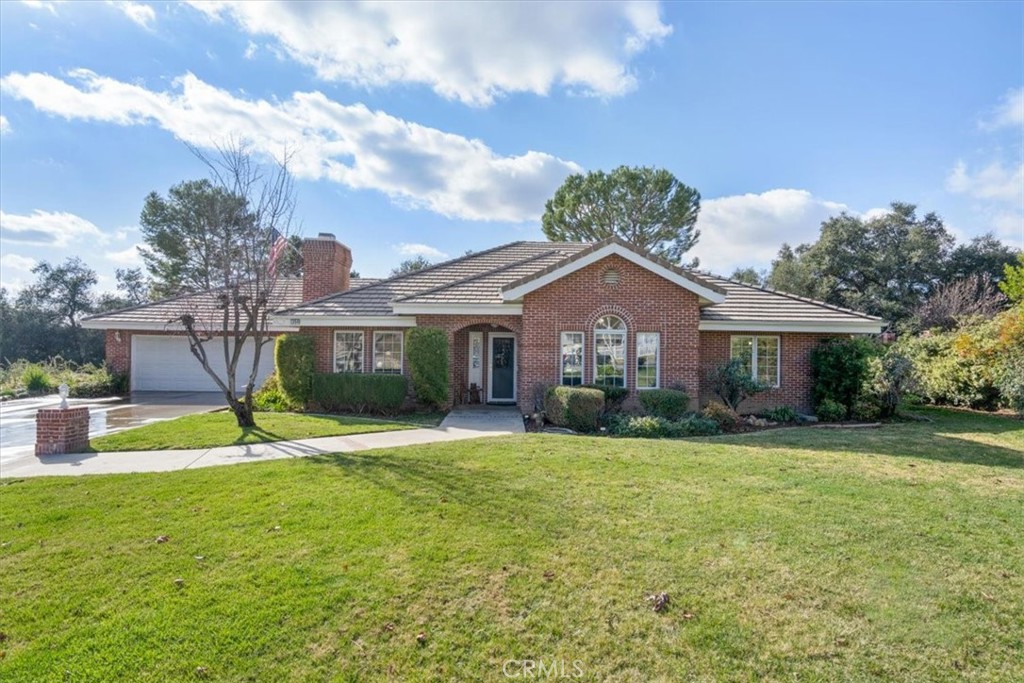 13154 Oak Crest Drive Property Photo 1