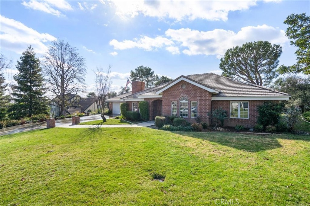 13154 Oak Crest Drive Property Photo 3