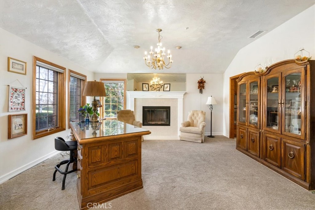 13154 Oak Crest Drive Property Photo 8