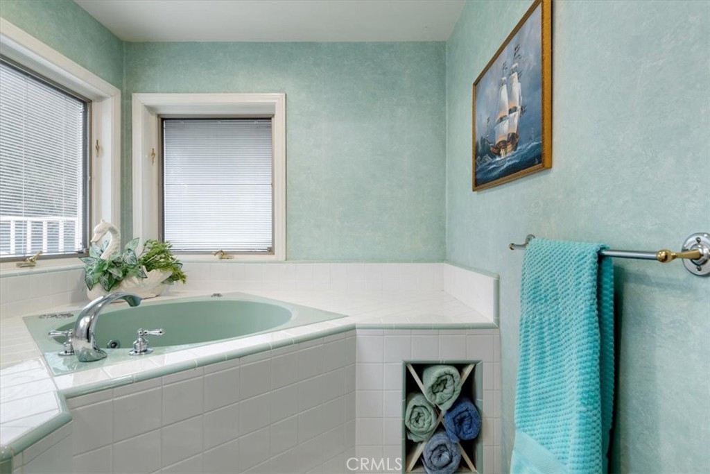 13154 Oak Crest Drive Property Photo 22