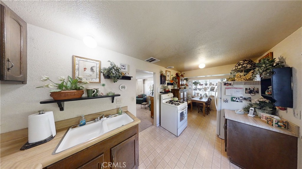 35415 Yucaipa Boulevard Property Photo 5