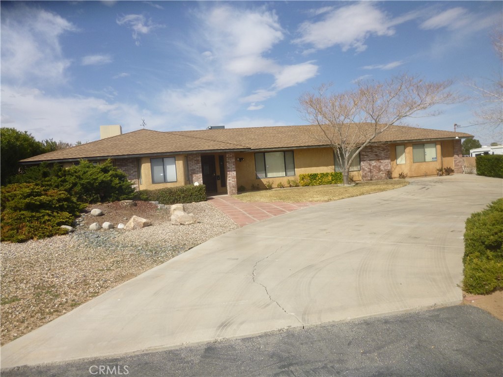 18530 Plumas Street Property Photo 5