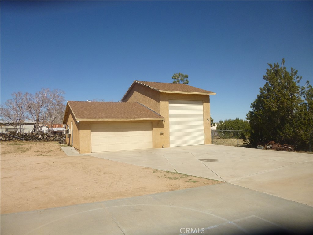18530 Plumas Street Property Photo 8