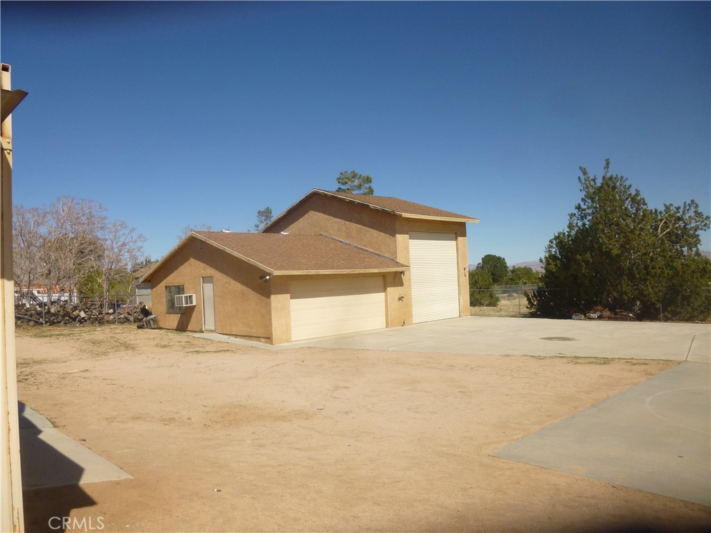 18530 Plumas Street Property Photo 9